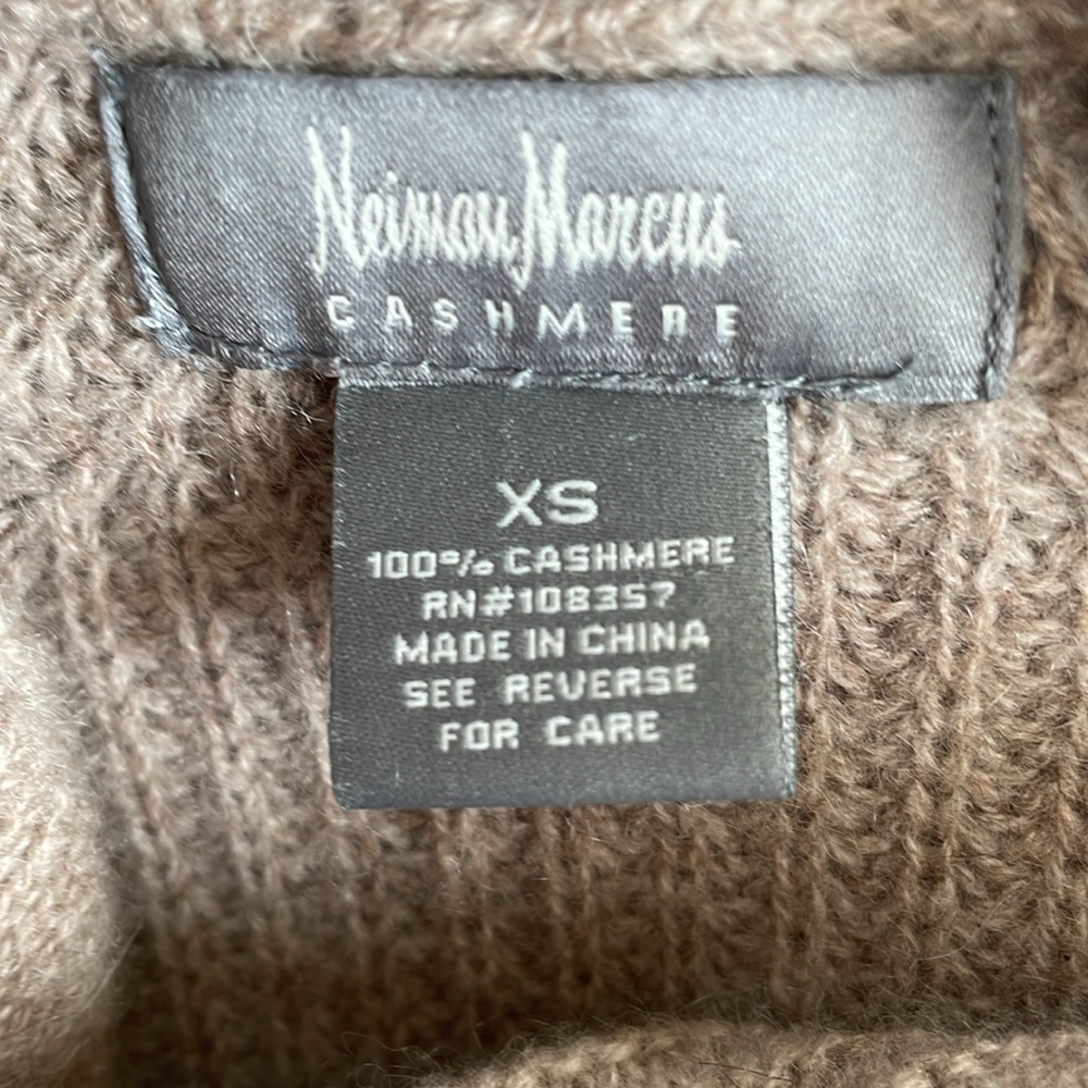 Neiman Marcus Signature Cashmere Long CowlNeck Oversized Taupe Sweater XS - Picture 7 of 7